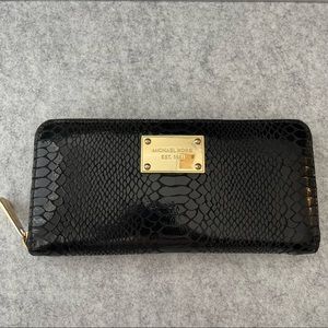 👛 EEUC Michael KORS Black Leather Python Wallet!!